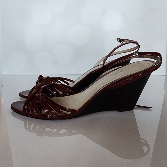 Ann Taylor Wedge Sandals - Picture 3 of 12